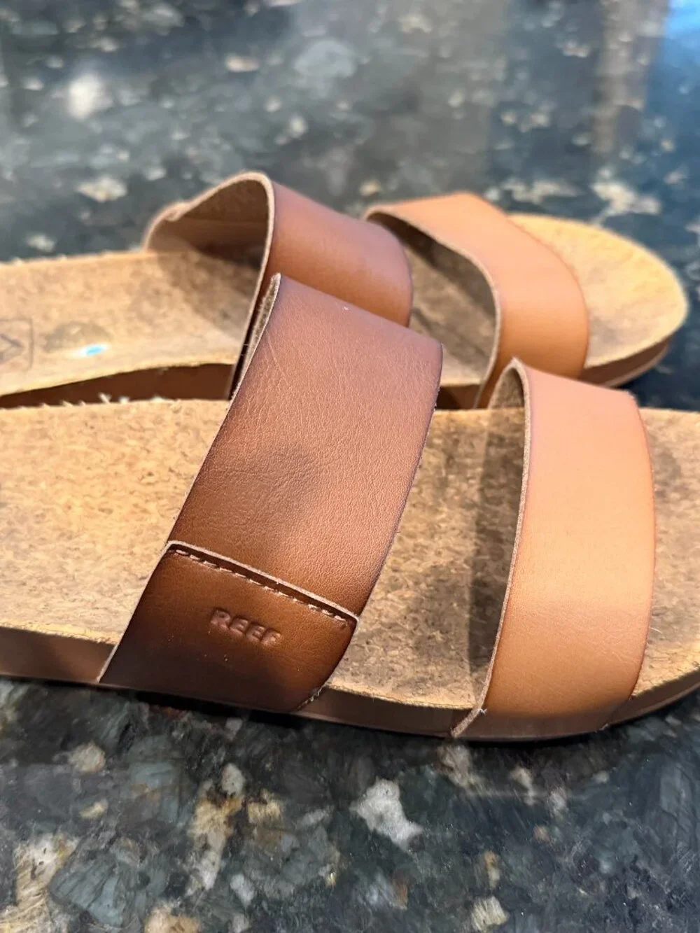 REEF Cushion Vista Sandals size 8. Brown and excellent condition